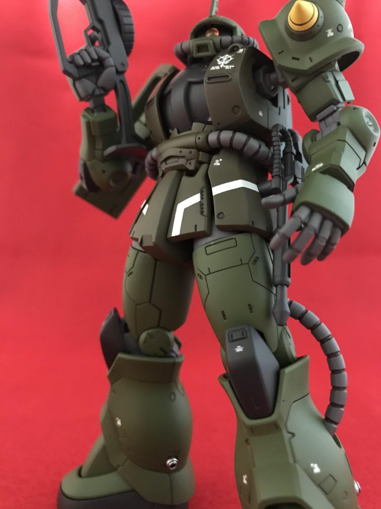 明るめの緑はフィールドグリーンFS34097、濃い目のグリーンはオリーブドラブ2、黒っぽい所はミッドナイトブルーで塗りましたが撮影のせいか色が寄り過ぎな気がします。肉眼だと良くまとまっていますが残念です。