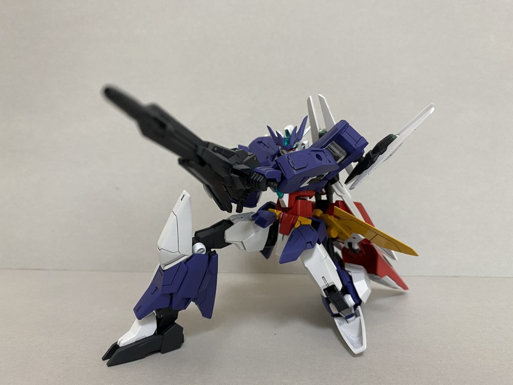 狙撃ポーズもバッチリ
リアアーマーを可動化したので干渉せずに足の位置を決められます