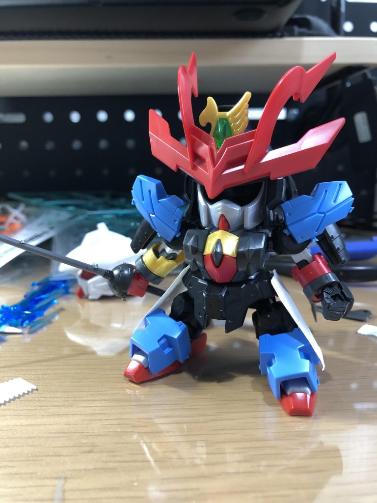 積まれていた武者真悪参とジャンクパーツで思いつきで仮組みをしてみました。なんとなく騎士というより武者といった感じ。