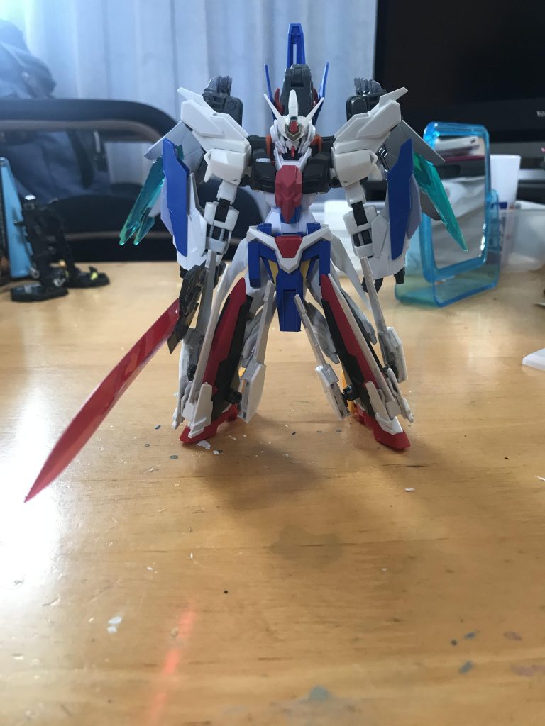 フロントスカートや腕のアーマーを追加してようやく完成しました！