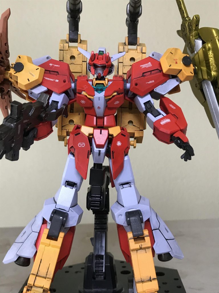 HG アースリィーガンダムのコアガンダム・
HG サタニクスユニットを ミキシングして
制作しました。