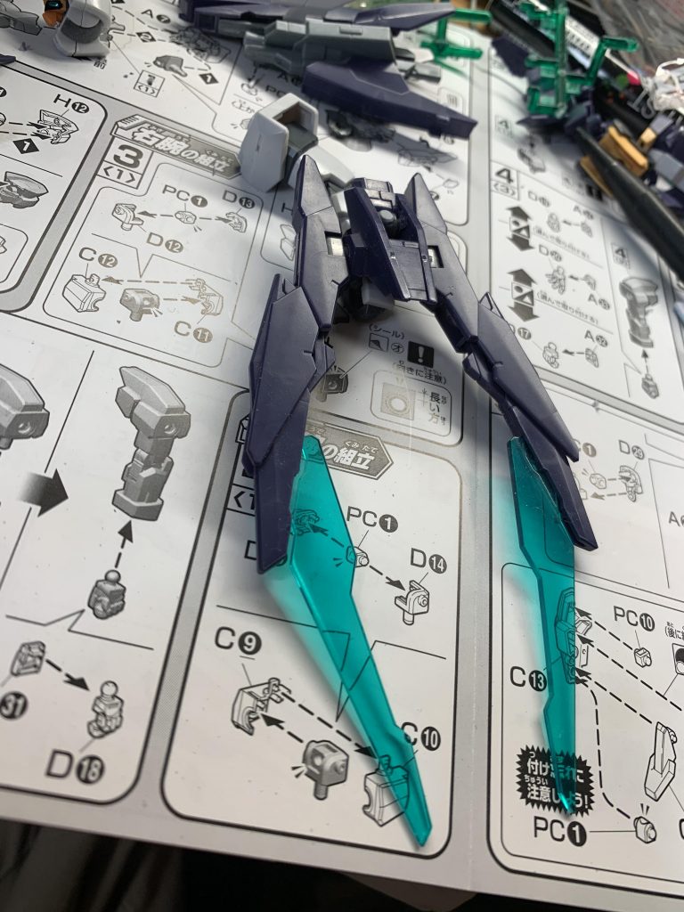 碗部クローはマグナムの肩パーツを利用。