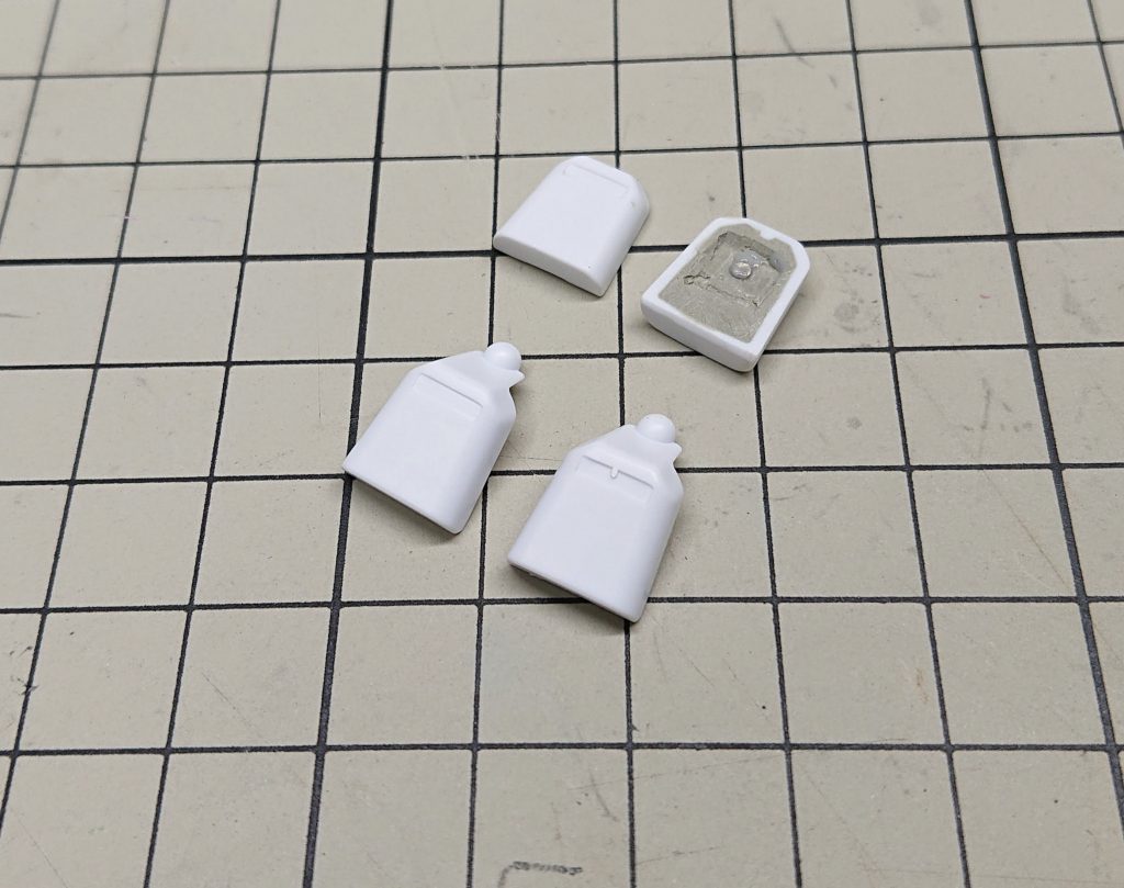 ポーチ。パテで裏打ち後、一段掘り下げてネオジム磁石を埋め込みました。