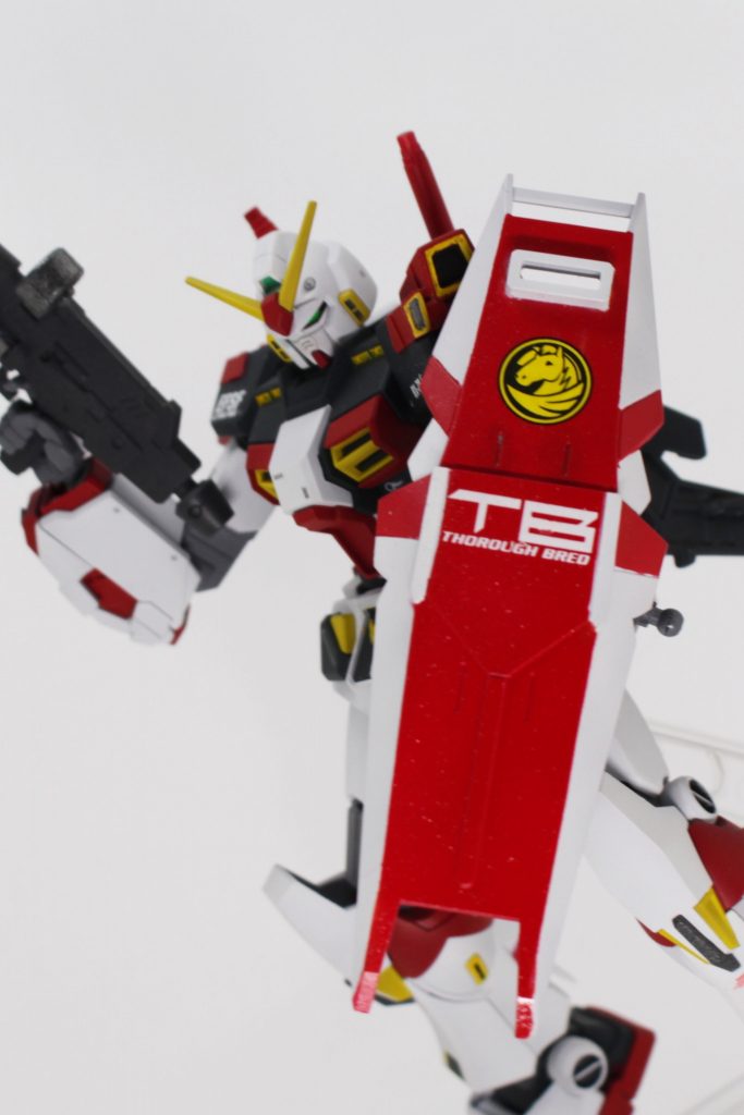 シールド。
デカールは連邦汎用とMGのドライデカール。
ドライデカールは初体験だったんですが水転写と感覚が違いすぎて戸惑いました。