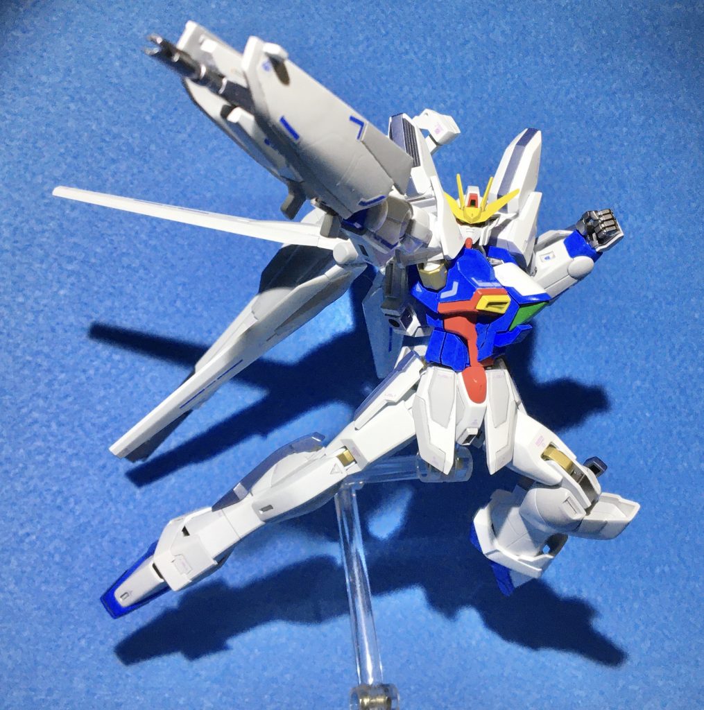 インパルスをベースとした理由が、HGAWガンダムXよりも最新フォーマットキット、且つ変形機構による間接周りの可動範囲の広さが、ガンダムXをよりカッコよく出来ると思ったためです。