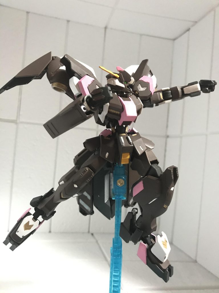 ナックルガードでパンチ!