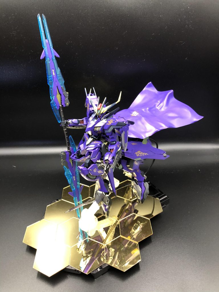 「なるほど、身が軽い。そして、早い!
自分とは思えない、恐ろしい力だ…」
魔王はケンタウロスの力を手にする事により、強大な力、大地を震わす怒号、嵐を巻き起こす瞬足を得たのだ。そして、双頭の槍を振り回し、魔界を駆け巡る!!