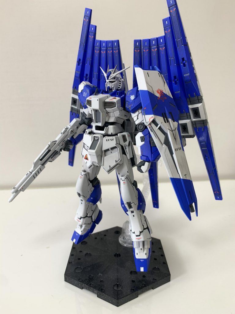 アクションベースに載せてみました。
ギリギリ自立しますが、やはりアクションベースがあった方が安心です。