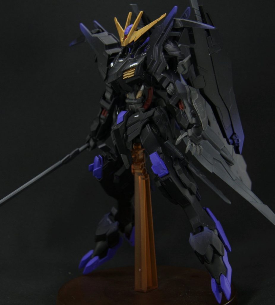 機体設定は鉄血のその後ということで考えてみました!
機体は自分の好みの色にできたと思いますしパープルは紫とゴバルトブルーとホワイトを調合して作りました。