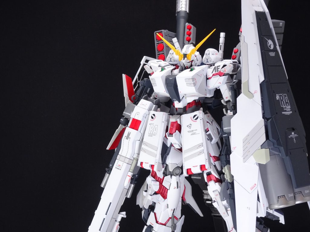 ＜第１形態・PLAN-B・デストロイモード＞
アストナージ発案のPLAN-Aに対し、PLAN-Bはタクヤのアイデアを盛り込み
攻撃力を強化させたもの。本機体にブースター付きプロペラントタンクを追加しシールドを後方へ配置したものが第２形態となる。