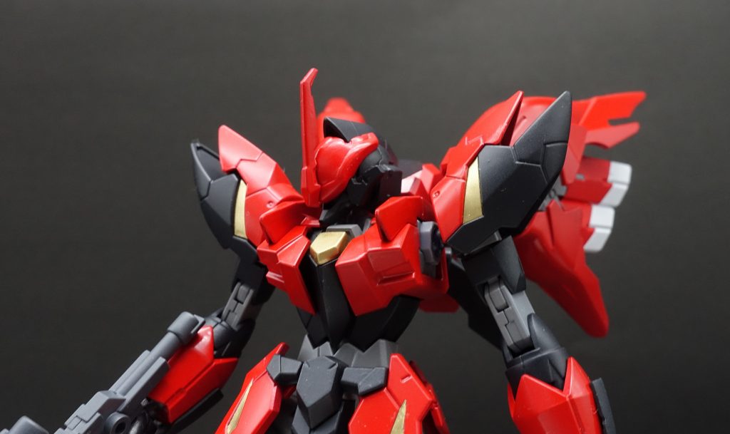 正面アップ
アルスコアの不気味な目を見せるか悩みましたが、好みで隠しました。