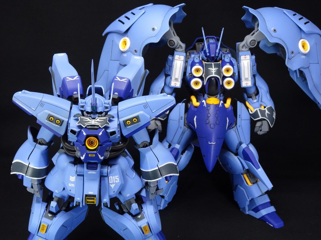 ＜カラー内訳＞
ドーベンウルフ（袖付）のカラーに寄せました！

・薄いブルー：ファレホ・ＢＬＵＥ　ＧＲＥＹ（エアブラシ塗装）
・濃いブルー：ファレホ・ＴＩＴＡＮ　ＢＬＵＥ（エアブラシ塗装）
・黄　　　色：ガイアカラー・橙黄色（エアブラシ塗装）
・袖(白)　　：ガイアカラー・ＥＸホワイト（エアブラシ塗装）
・袖(黒)　　：ファレホ・ＴＩＴＡＮ　ＤＡＲＫ　ＢＬＵＥ（筆塗り）

※以前アップさせていただいたプロトタイプ・クシャトリヤも同様です。
