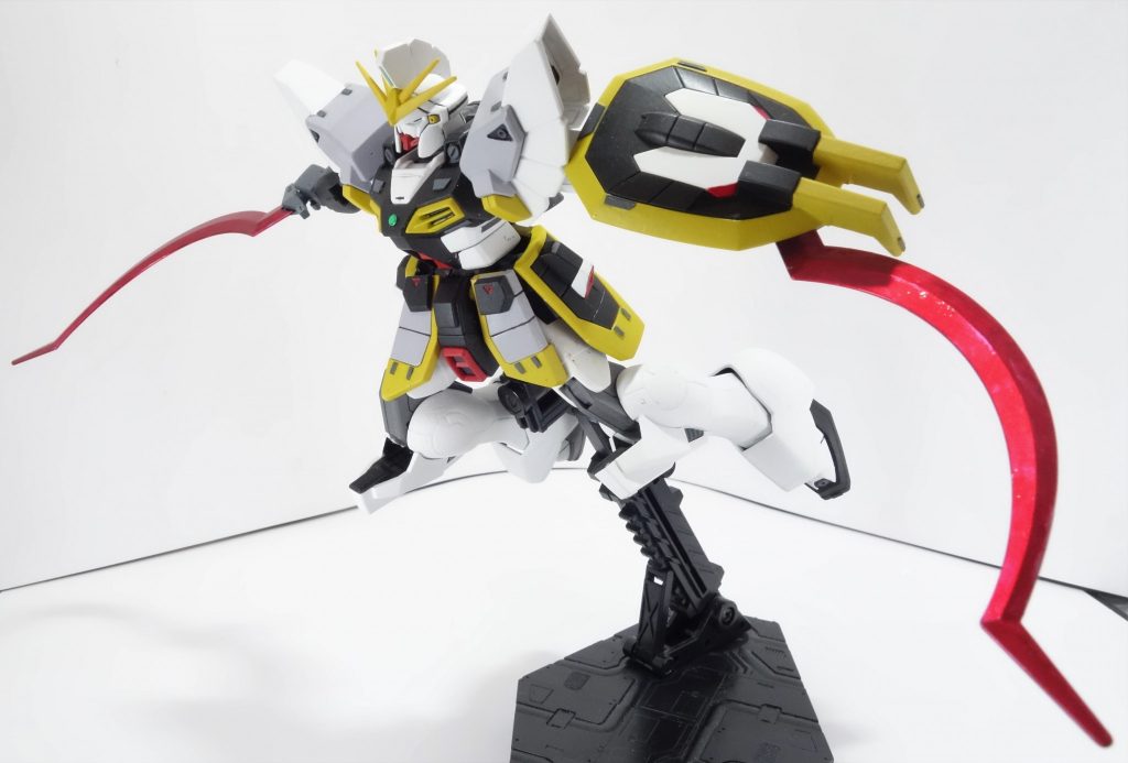 パケ絵風に。
ヒートショーテルは4 Artist Markerのシルバーの上に水性ホビーカラーのクリアレッドで筆塗りしました。