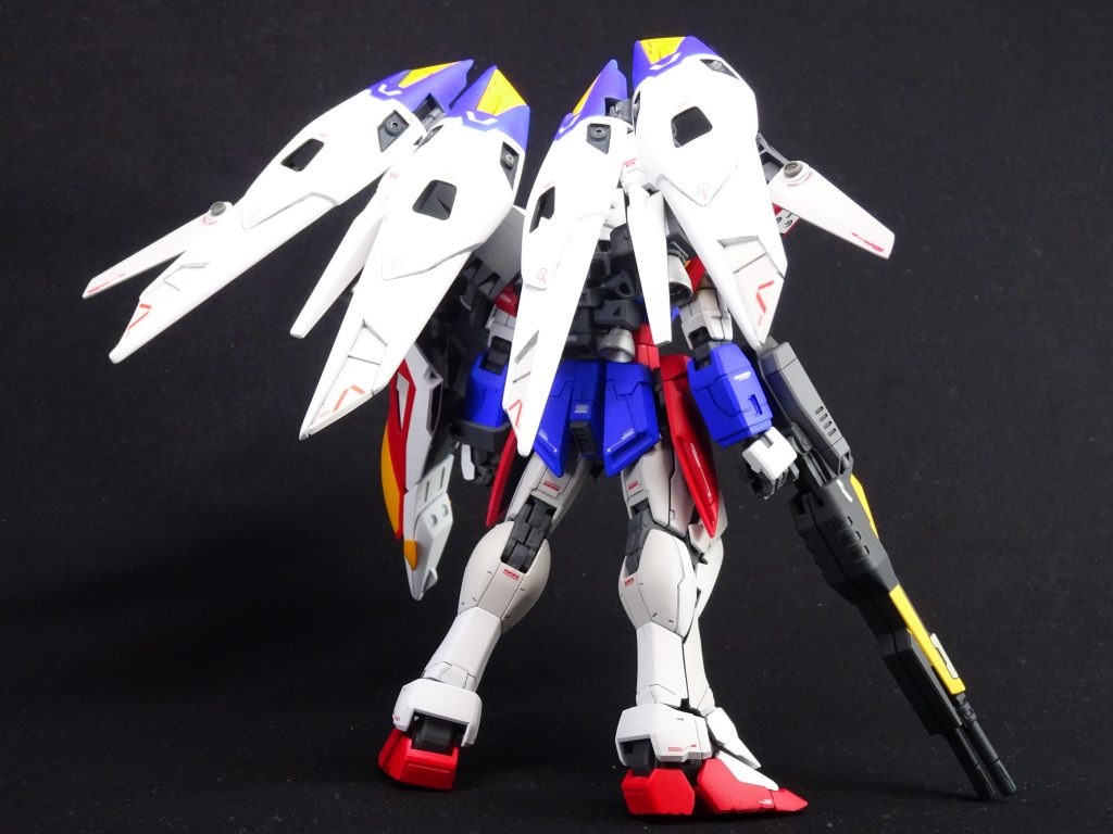 <全景・後>
羽中央は、デルタカイのヒザパーツから。
なお、ネオ・バードモードはオミットしてます。