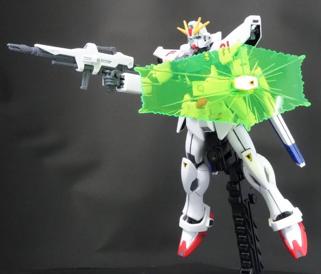 陸ガンのビームライフルなど単色ではない武器は見栄えが良くて好きです。