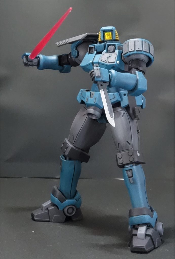 サブウエポンとしてナイフも付けました。ガンダムアスタロトからホルダーごと持ってきました。