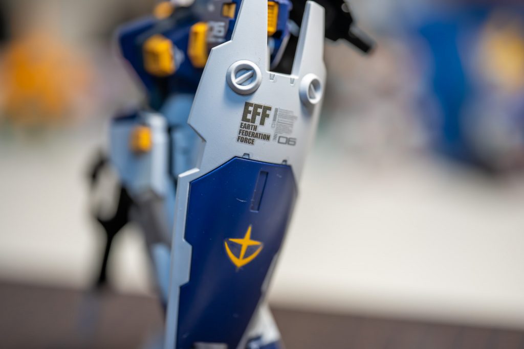 シールドには固め貼りを。
マドロックは地上配備なので、「EFSF（地球連邦宇宙軍）」ではなく「EFF」を選んでいます。