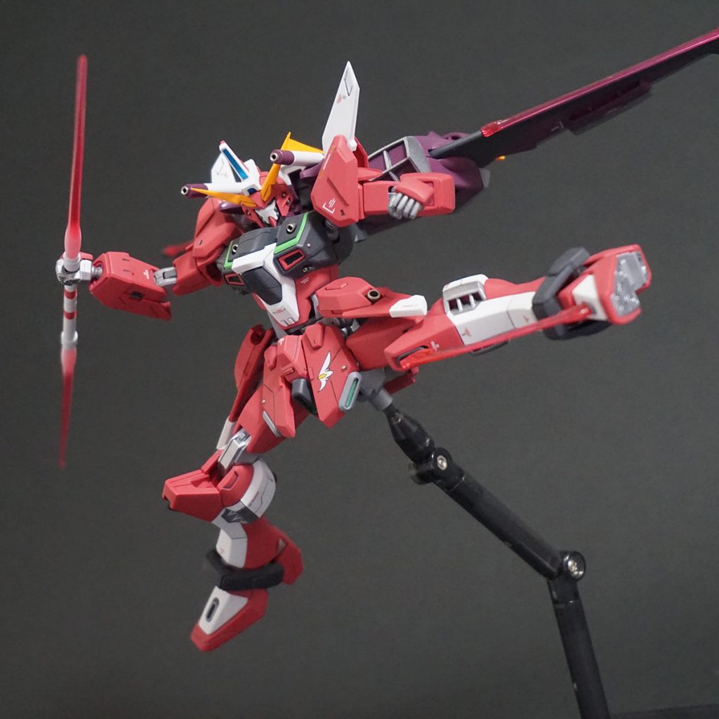 インフィニットジャスティスと言えばこのポーズですね。