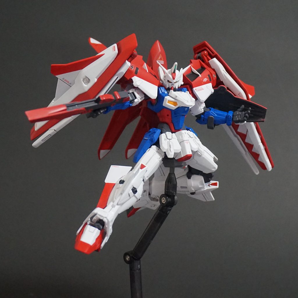 軽量型アクセラレートサブマシンガン を構えて