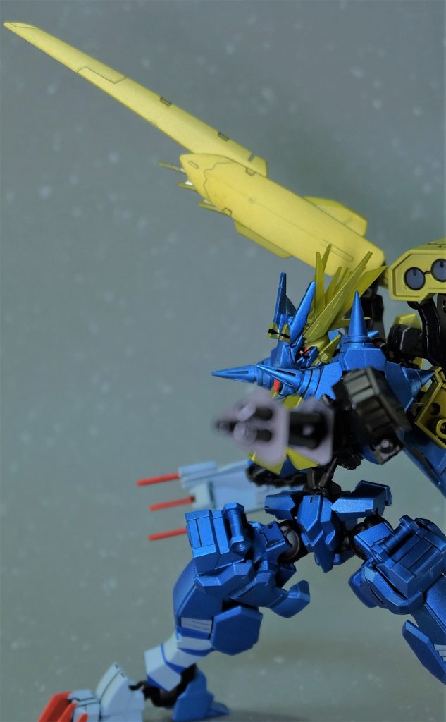 腕部ガトリング
面制圧力に優れた中距離射撃兵装。
主にプルーマの殲滅戦において効果を発揮する。