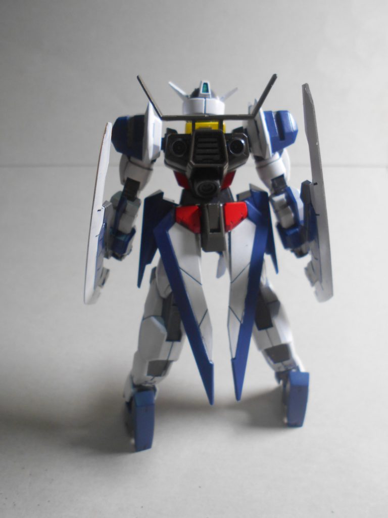 主な工作はゲート処理、面出し、ブレードのシャープ化程度で本体はストレートに組んでいます(´･ω･`)