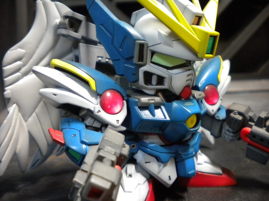 羽の裏側（表側）をパテで作りました。