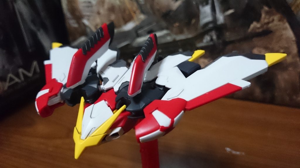 ・バード形態(SDフレーム)

胴体部分を変形用パーツに換装する必要があるっス。この携帯で使わない本体のパーツは頭部と胴フレーム、背パーツっス