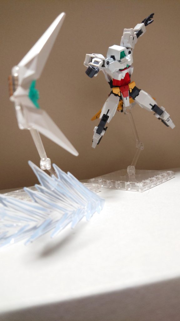 アンテナを武器として敵目掛けて投擲する『Ｖ・ブーメラン』で敵を切り裂く！