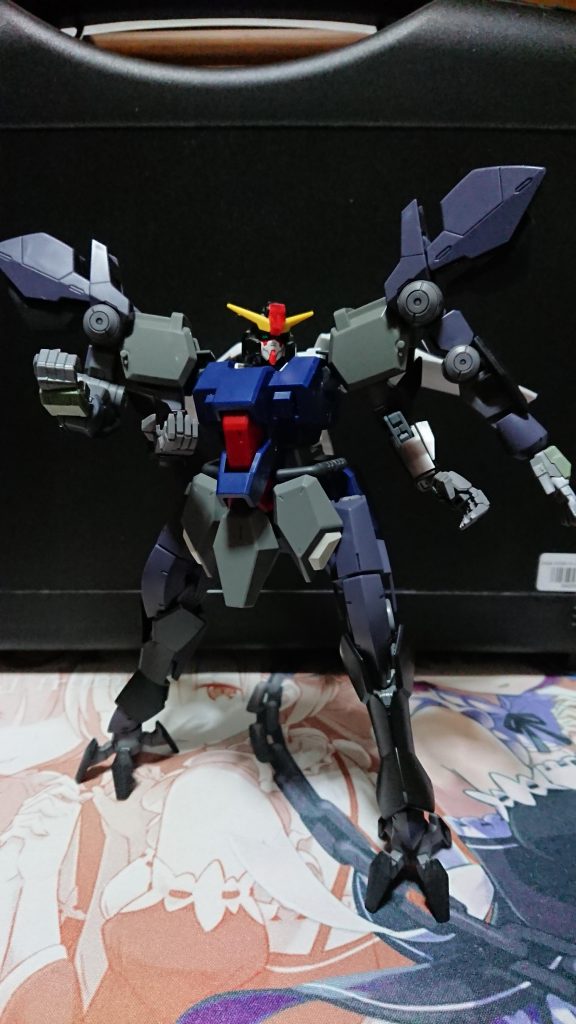 構え 別アングル 後ろのケース倒れてベース折れた笑