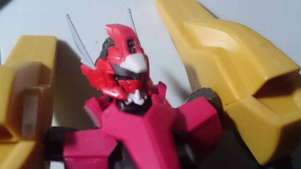 頭部はどうしてもミキシングだけでは無理な部分だったのでプラ板を積層して形状変更しました。
こういう作業に慣れていきたいところ。
