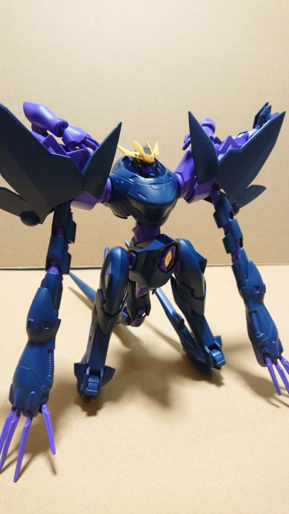 ドラゴンとウォルターガンダムをモチーフとして制作し、バルバトスルプスレクス、キマリスヴィダール、マンロディ、ダナジン、ハイゴック、バクト、ゼダスを使用しました。
名前は『鏡の国のアリス』に登場する怪物ジャバウォックから。