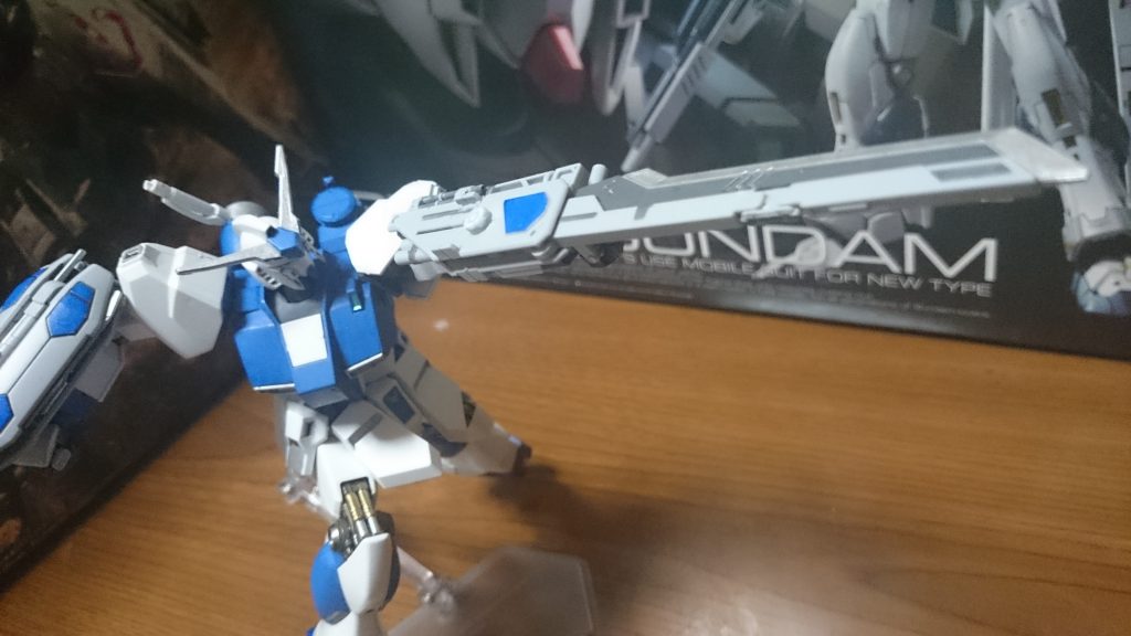 ・マーキュリーレヴ「ガンユニット+大型ブレード」 

レールガンの砲身に大型ブレードを取り付けたものっス！ブレードはグレーとシャインシルバーで塗装っス。

……ちなみにこちらのマーキュリーレヴ、大分前につくったもので、へたれてたり、一部破損したりしてたもので一部機能をオミットして接着してるっス