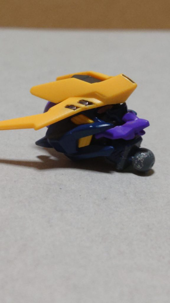 頭部のアップ。
フェイス部分にキマリスヴィダールの物を使用。