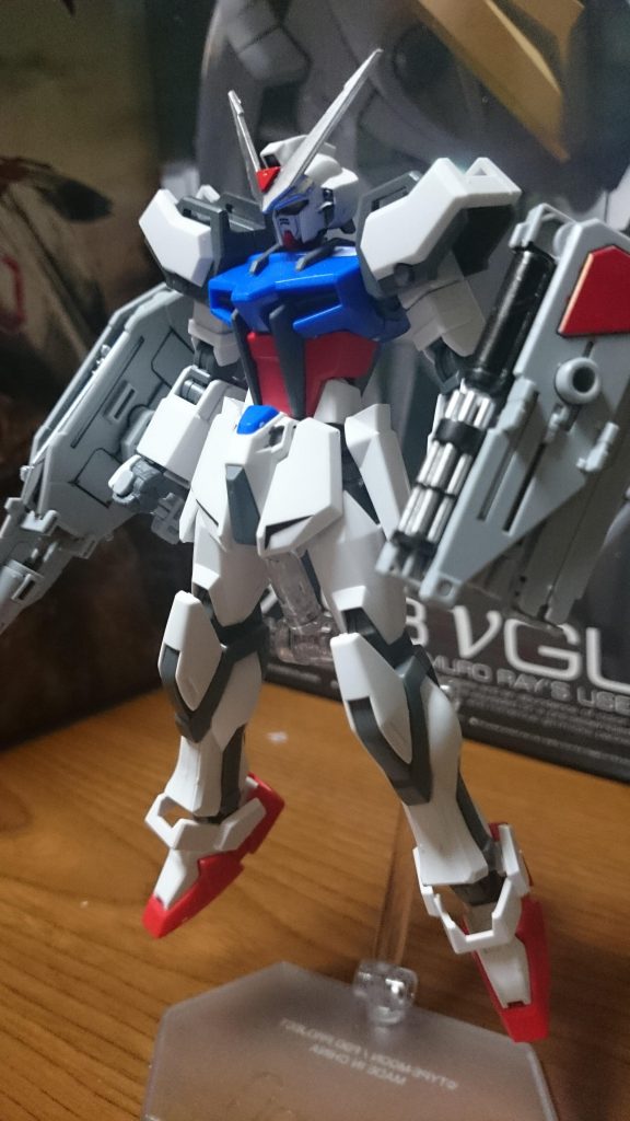 ・ストライクガンダム(トオル仕様)

ストライクをトオル仕様にカスタムしたものっス。変更点は専用アンテナとマーキュリーレヴを取り付けしたくらいっス。ちなみに胸&背中と股間のブルーのパーツはビルドストライクのものと入れ換えており、少し明るいブルーになってるっス。入れ換えた訳は後述……