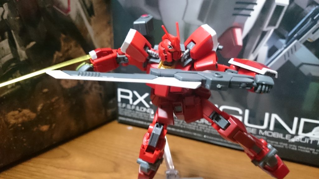 ショートブレードのが好みっス！
ブレード部分はホワイトで塗装っス。時たま実体剣の刃の部分はシルバーではなくホワイトで塗りたくなる時があるっス。何故だろう。これとか、ランドマンロディとか。