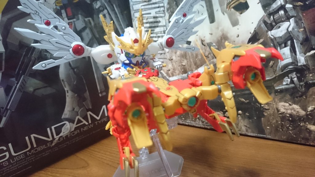 ・アヴァランチレックスバスターと
METAL BUILDのようにアヴァランチも白くなるかなとちょっと期待したんスけど、OPを見る限りは赤いままのようっスね。まぁ、白くなっただけでは(少なくとも一般では)別商品で発売されないだろうし、白く塗装するのもマーカーではすごーく面倒なので助かったことではあるんスけどね