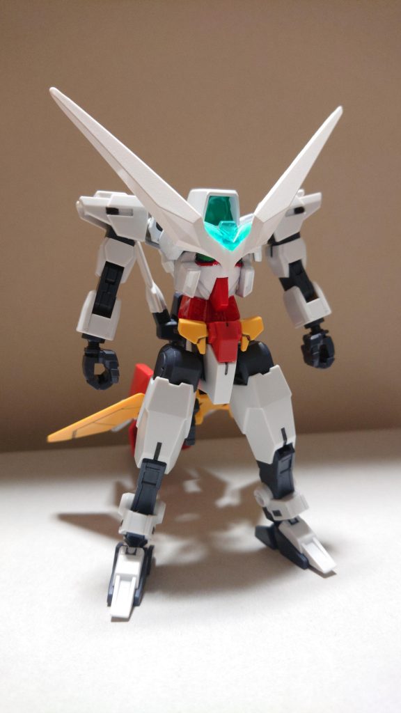 今までのフェイスシリーズの集大成にして最強のフェイスとして開発されたと言う設定で制作。

塗装を白と赤に変更し、アンテナは大型化されている。
名前の由来は数字のⅤと勝利のＶから。