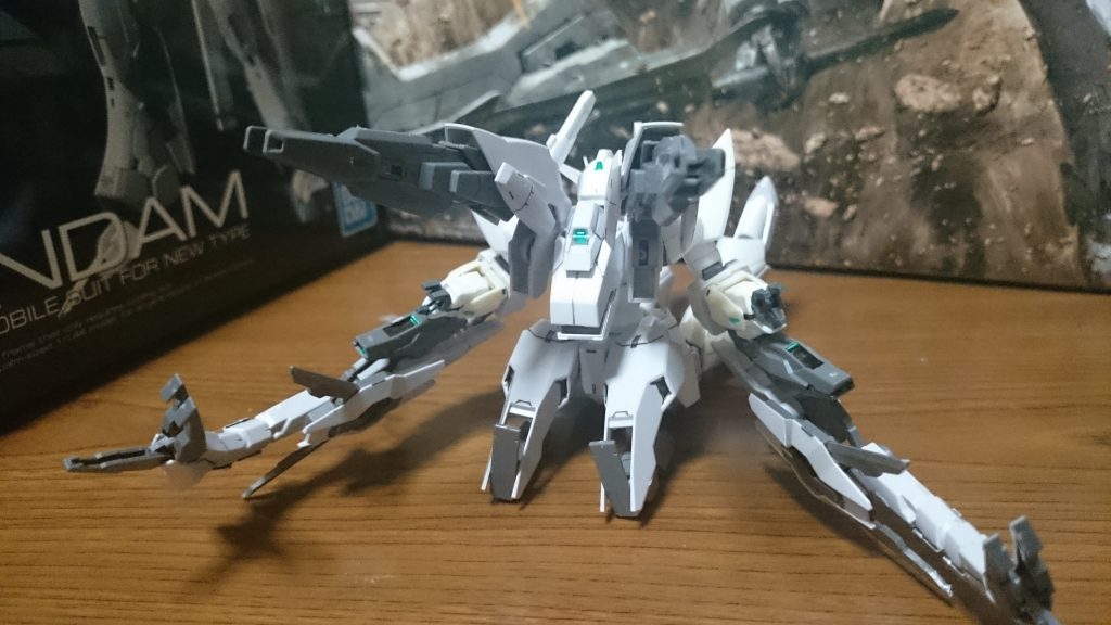 ・変形(タンクモード)
リボーンズオリジンから輸入されたタンクモードっス。タンク感はあまり感じられないっス