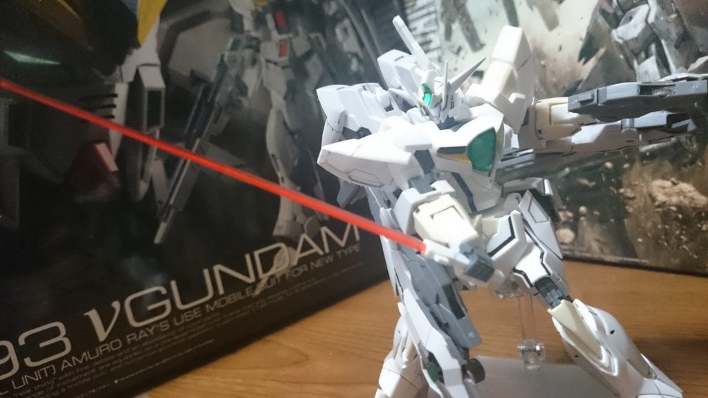 ・大型GNビームサーベル
付属しているエフェクトは無色透明っスけど、擬似太陽炉らしくマッキーのオレンジを使用。
擬似太陽炉なんスけど……
…… ……
…… ……
…… ……
…… ……
「まだ戦いを続ける気か、シャア!」
「アムロ・レイ!何故ここに…」
「貴様を止めにきたに決まっている!」
「何故リボンズという男は貴様と同じ声をしていたのだ」
「…他人の空似だろ」
「…妙なことを言う」