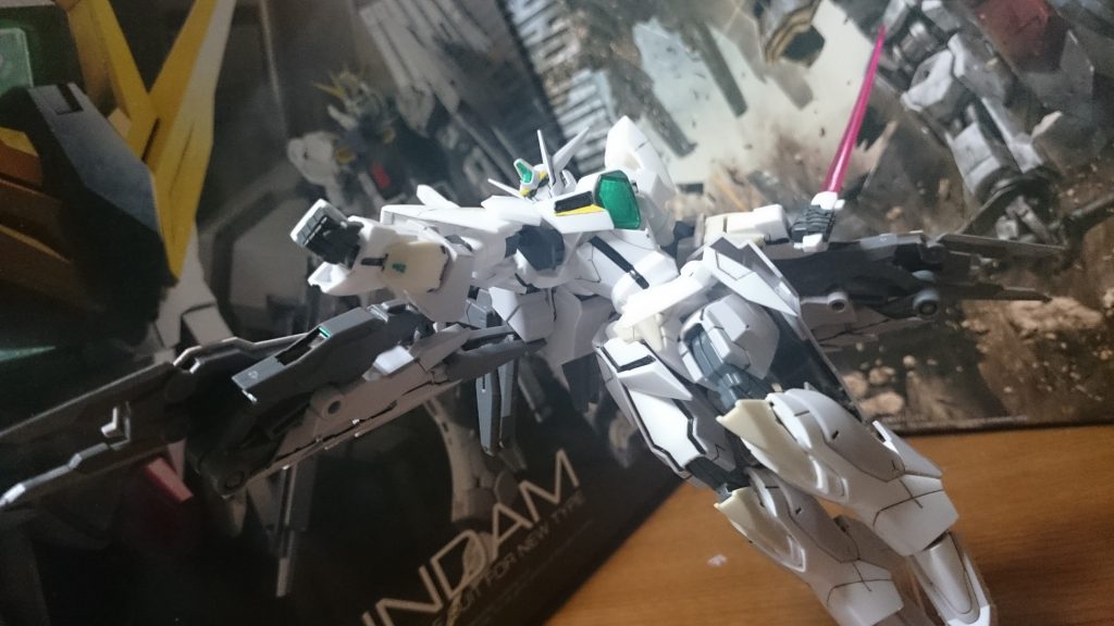 AIをリボンズ(期待の大型新人)からアムロに切り替えたことでPP粒子が空気を読んだかエフェクトの色がピンク色に!
声のことを突っ込まれて目を逸らしながら答えるアムロとかwとうとうこのネタを公式から出してきたり、スタッフは確信犯っスね!
まぁ、シャアもシャアでCV.シャア(モノホン)なんスけどね