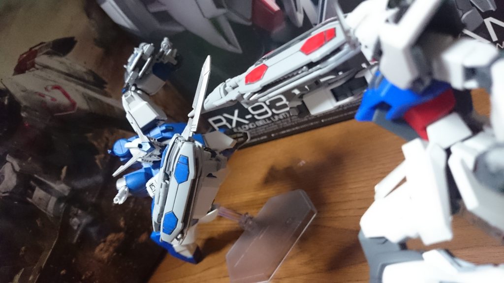 νガンダムヴレイブは塗装する箇所多めだったっスけど、ストライクはアンテナを換装するだけなんですごく楽だったっスね。まぁ、その代償なのか前述のジョイント中折れ事件がおきたんスけど