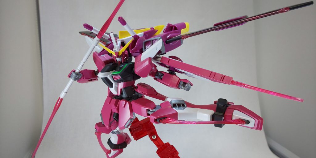 無塗装時に箱絵のポーズを真似してパシャリ