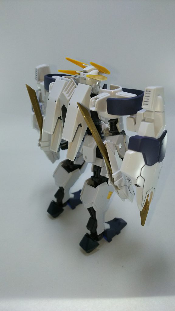 戦後、レヴィア家が所有する格納庫で長きに渡って眠っていたが、レヴィア家当主が管理している月と火星の間に位置しているコロニーにて、アドモス商会の管轄で運営されてる学園の設立10周年記念として開催された学園祭にて提供される展示物の一つとしてレヴィア家当主の息子により運び出される。

学園祭の最中、所属不明のMS群の襲撃に際してレヴィア家の息子によって急遽起動、300年以上ぶりの目覚めとなる。

パイロットは学園の生徒であり、過去にまだ幼かったレヴィア家の息子とその妹を海賊から救った元ヒューマンデブリの少年。