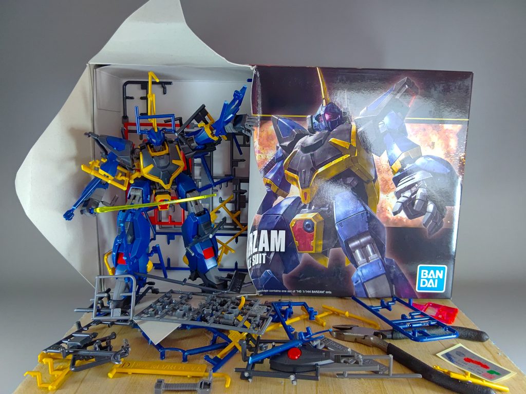 無理やり箱から出てきたバーザム–4枚目/制作者：滝 由佳理