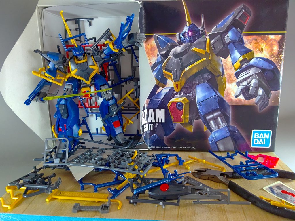 無理やり箱から出てきたバーザム–3枚目/制作者：滝 由佳理