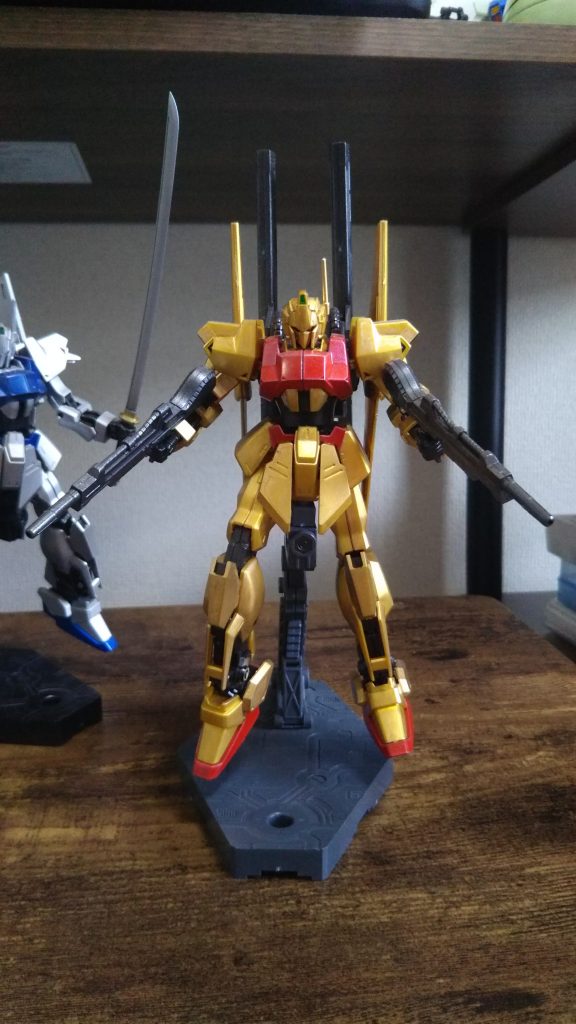 射撃特化の金将。ライフル×２、バズーカ×２を装備。