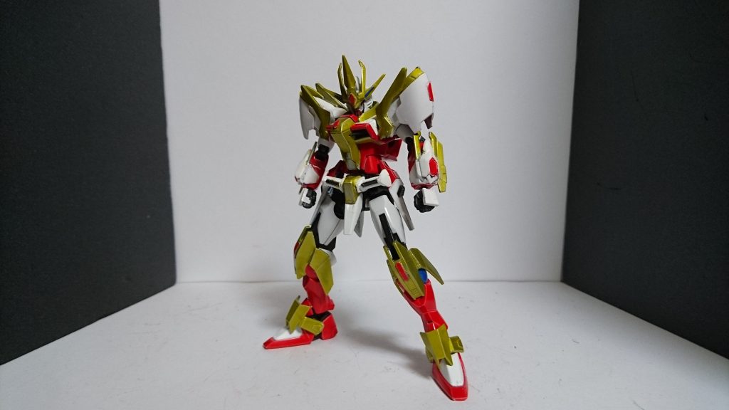 軽装モード『ディスティニーグラン』
ディスティニーとダブルオーダイバーをベースに改造したためバックパックと腰部追加パーツを外すと意外とスリム。