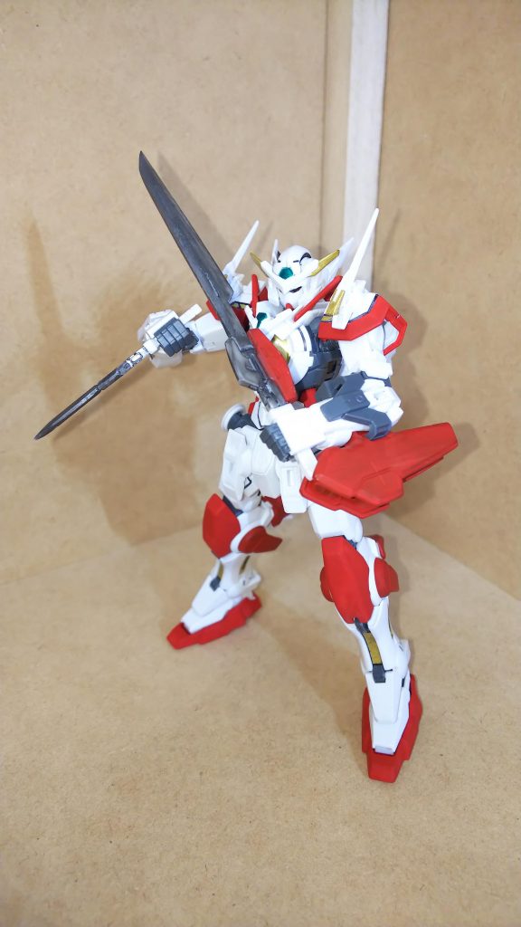 腰にマウントしている2本の剣です