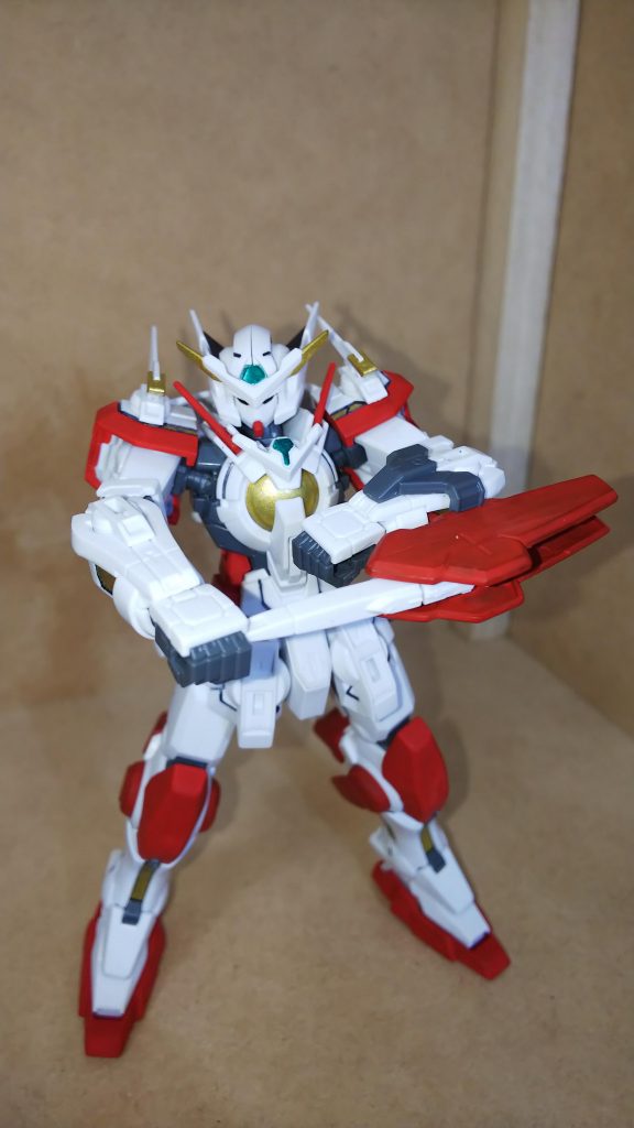 一応ビームサーベルはこんな感じで引抜きます
この機体には後で武装を追加して強化していく予定なので現状の武器は以上になります