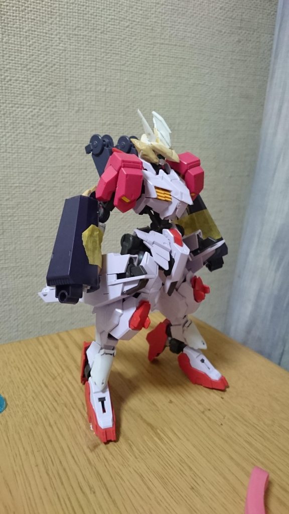 ## 製作工程

初期状態、だいたいどんなの作るかまとまってきたあたりです
とにかく逆足風にして、鳥感出したかった